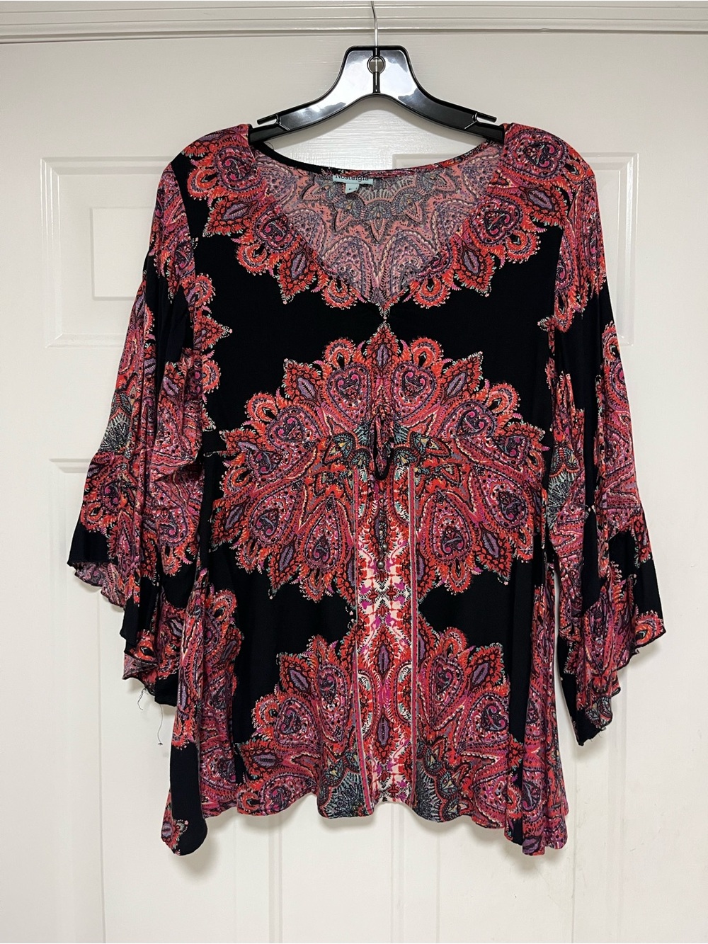 Nostalgia Black Tunic with Pink Paisley Large